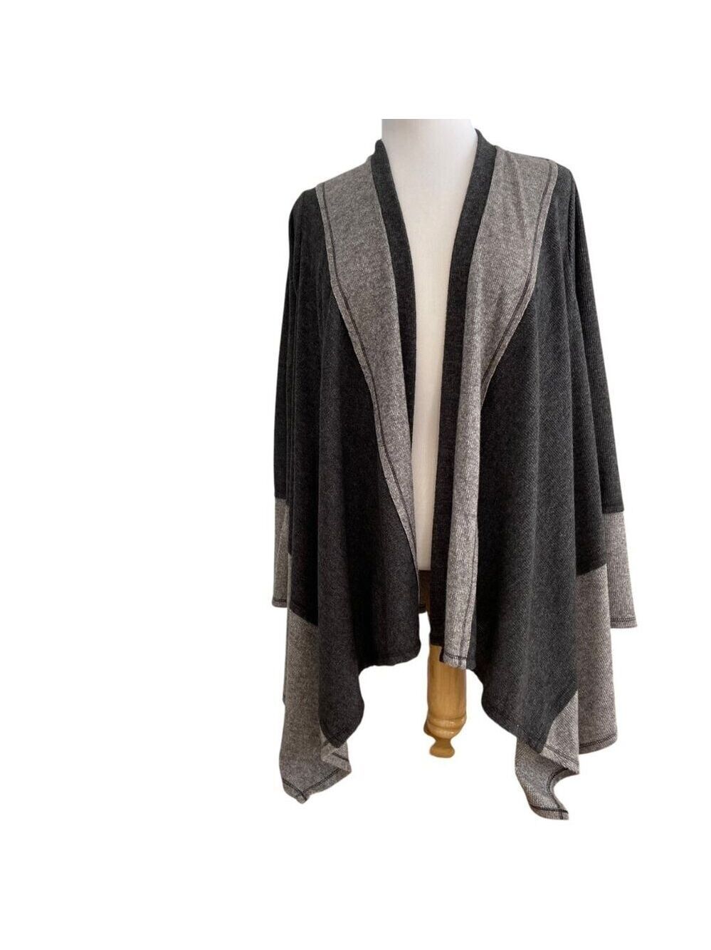 Ivy Womens Medium Colorblock duster wrap Cardigan dark grey silver Shawl medium